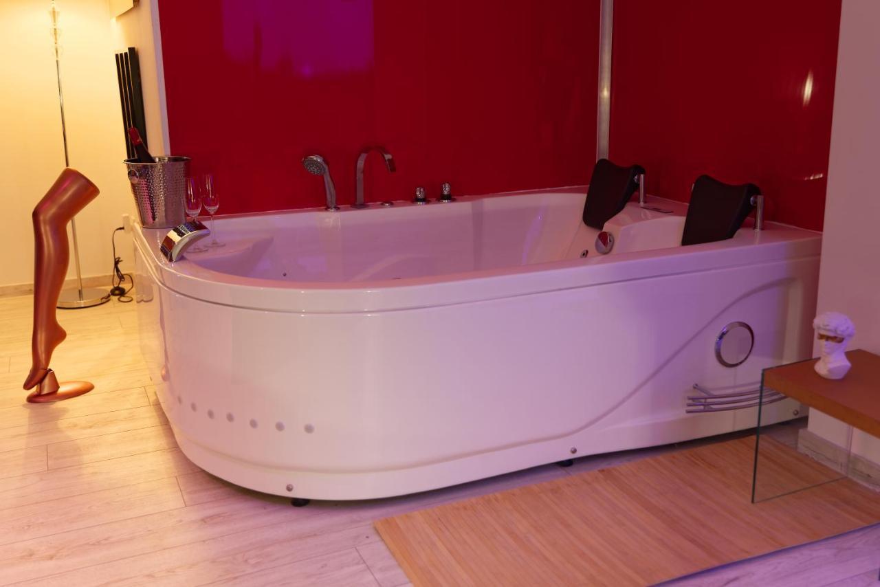 Suite Les Folies Douces & Spa By Nancyintimelounge Extérieur photo
